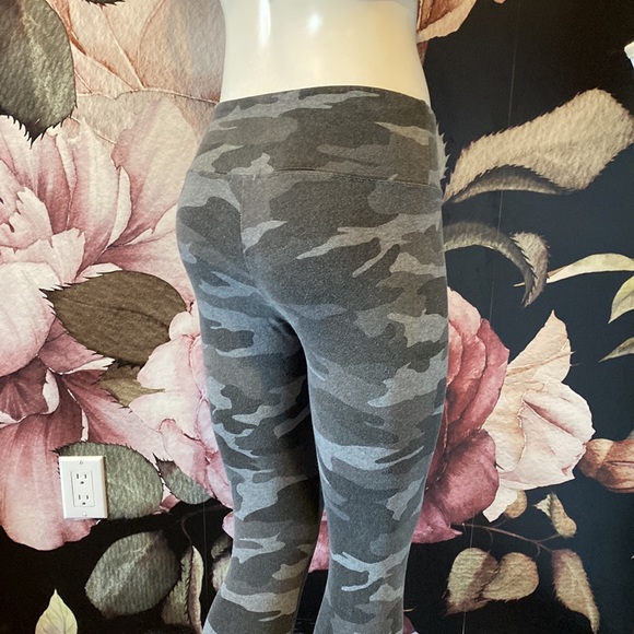 Garage Leggings - Picture 3 of 4